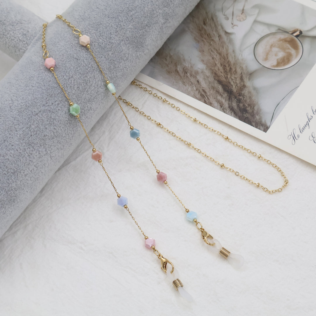 Elegant Gold Chain Necklace with Gemstones Bowlift