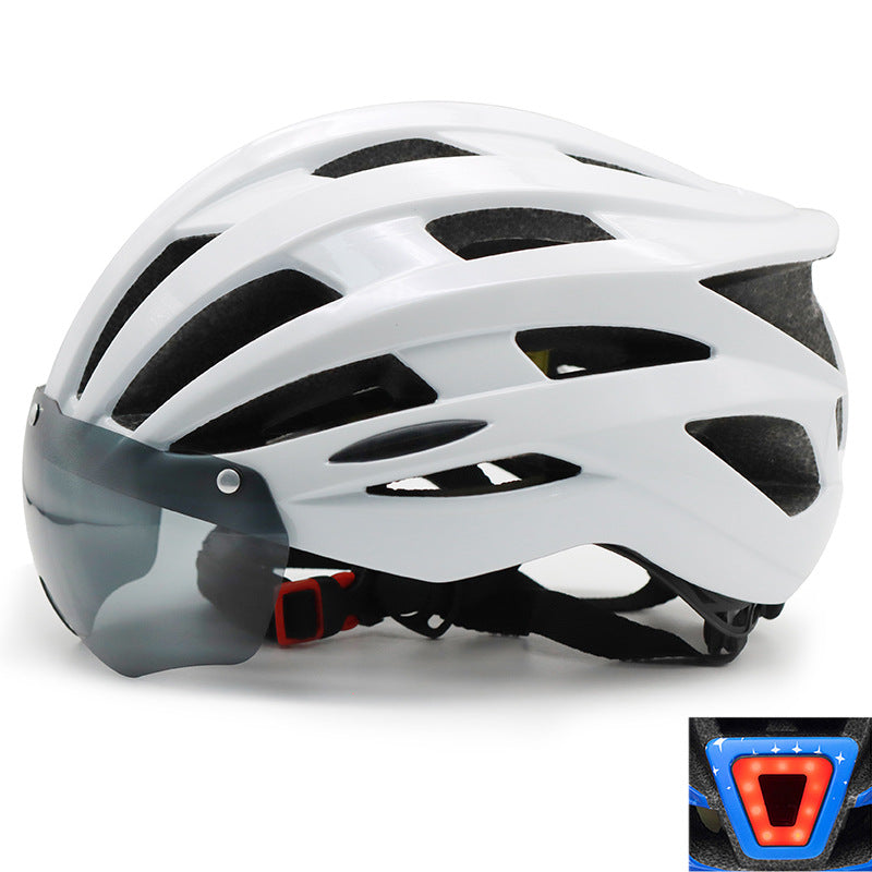 Bicycle helmet with integrated visor and innovative ventilation system Bowlift