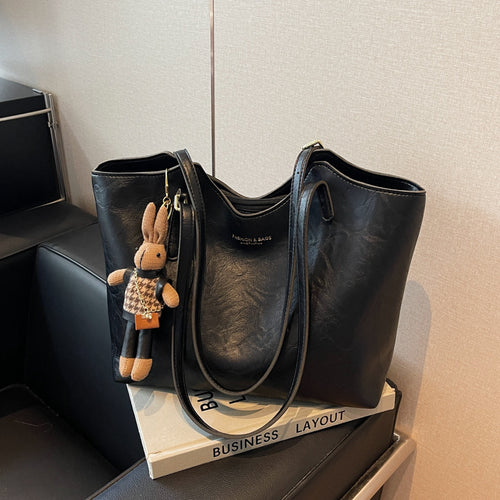 Elegant Leather Tote Bowlift