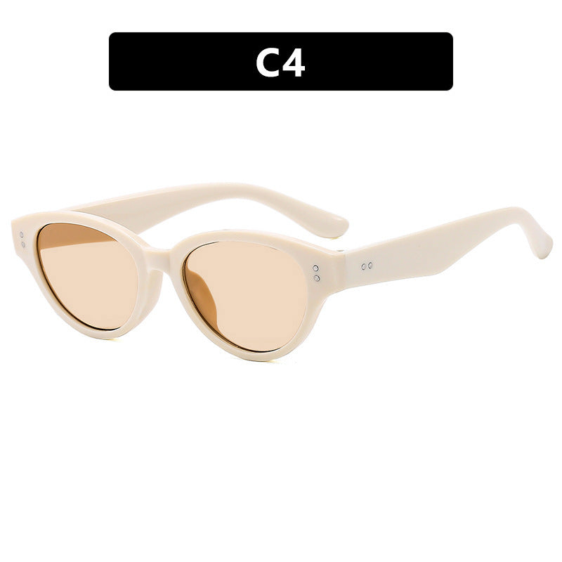 Women's Cat-Eye Sunglasses in an Elegant Design with Wide Frame Bowlift