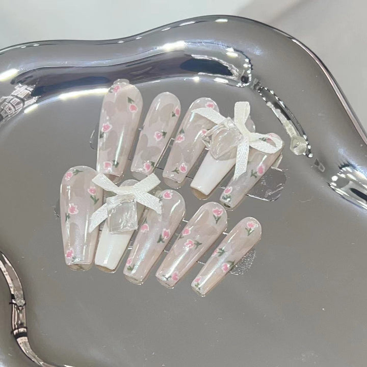 Floral Embellished Press-On Nails Bowlift