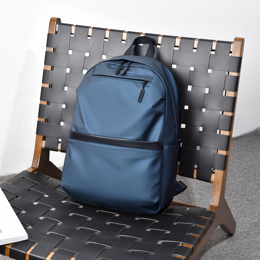 Practical backpack with water-repellent material and ergonomic design Bowlift