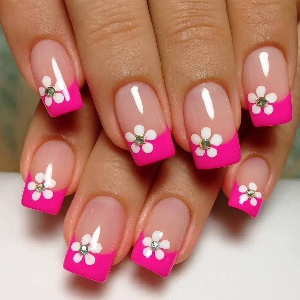 Artificial nails in a playful flower design with glittering accents Bowlift