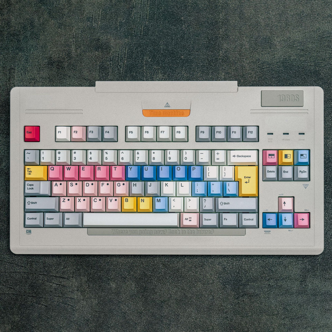 Vintage-Inspired Gaming Keyboard Bowlift