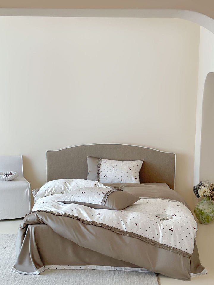 Bedding set made of cotton satin with frill edge, reversible function and fine polka dot print Bowlift