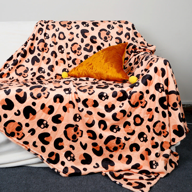 Cuddly blanket with playful motifs of cats and rainbows Bowlift