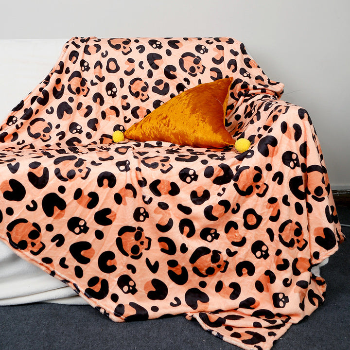 Cuddly blanket with playful motifs of cats and rainbows Bowlift