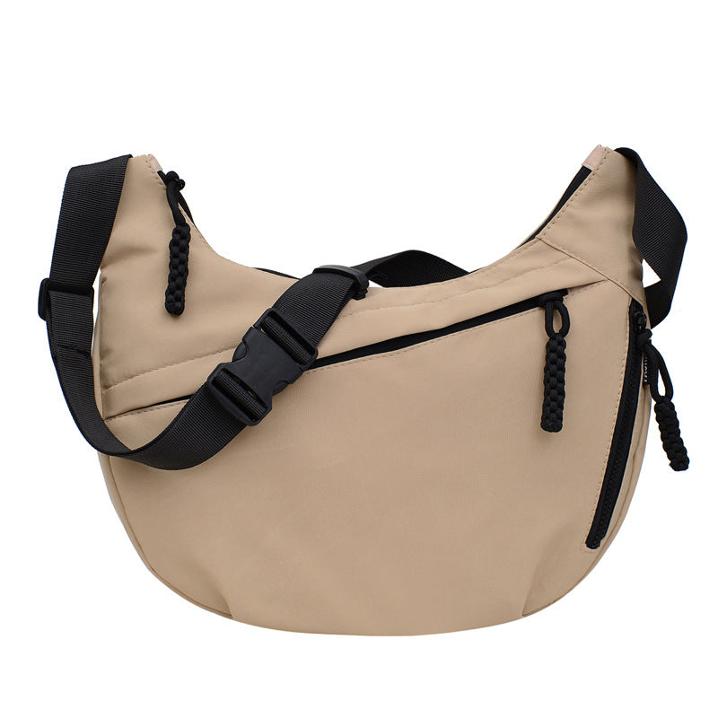 Practical shoulder bag with innovative carrying system Bowlift