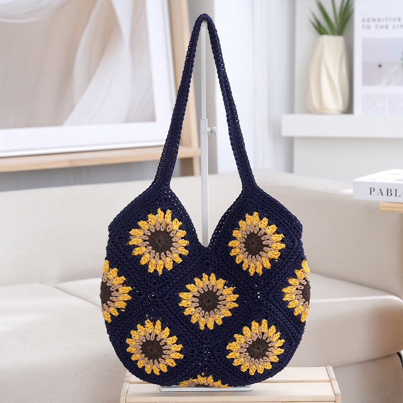 Crochet shopper with floral patterns Bowlift