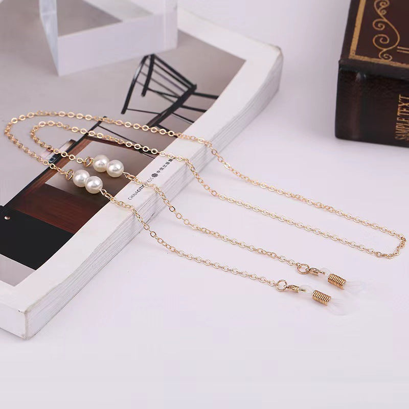 Elegant Layered Pearl and Chain Necklace Bowlift