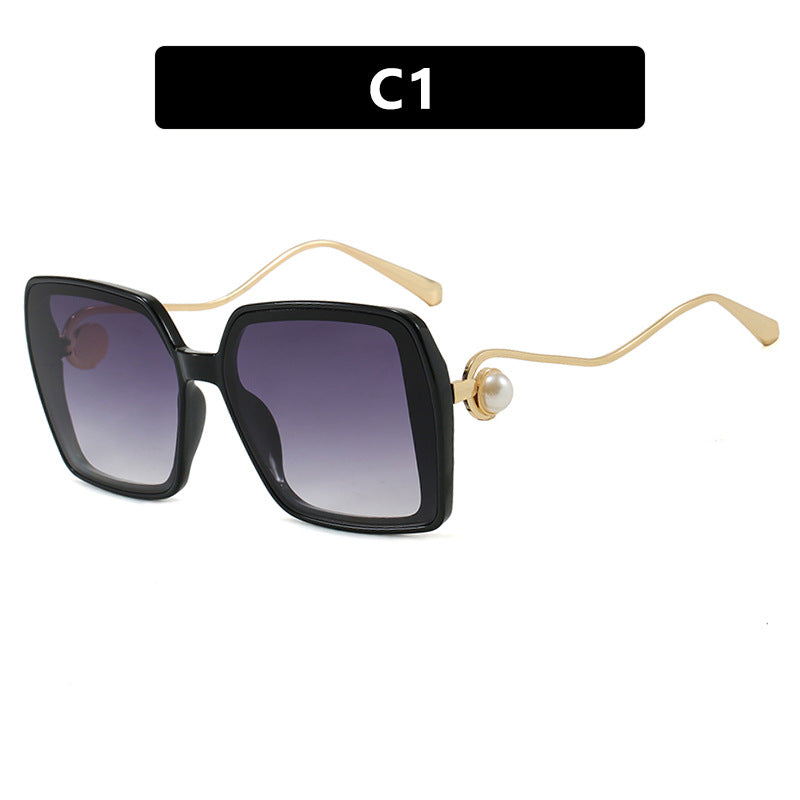 Women's fashionable square glasses with elegant metal frame and unique accents Bowlift