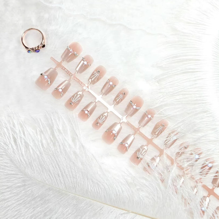 Artificial nails with elegant rhinestone design Bowlift