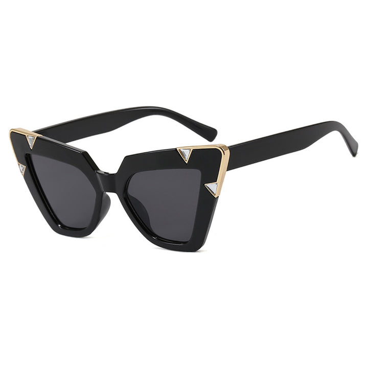 Women's Cat-Eye Sunglasses with Luxurious Design and Protective UV Filter Bowlift
