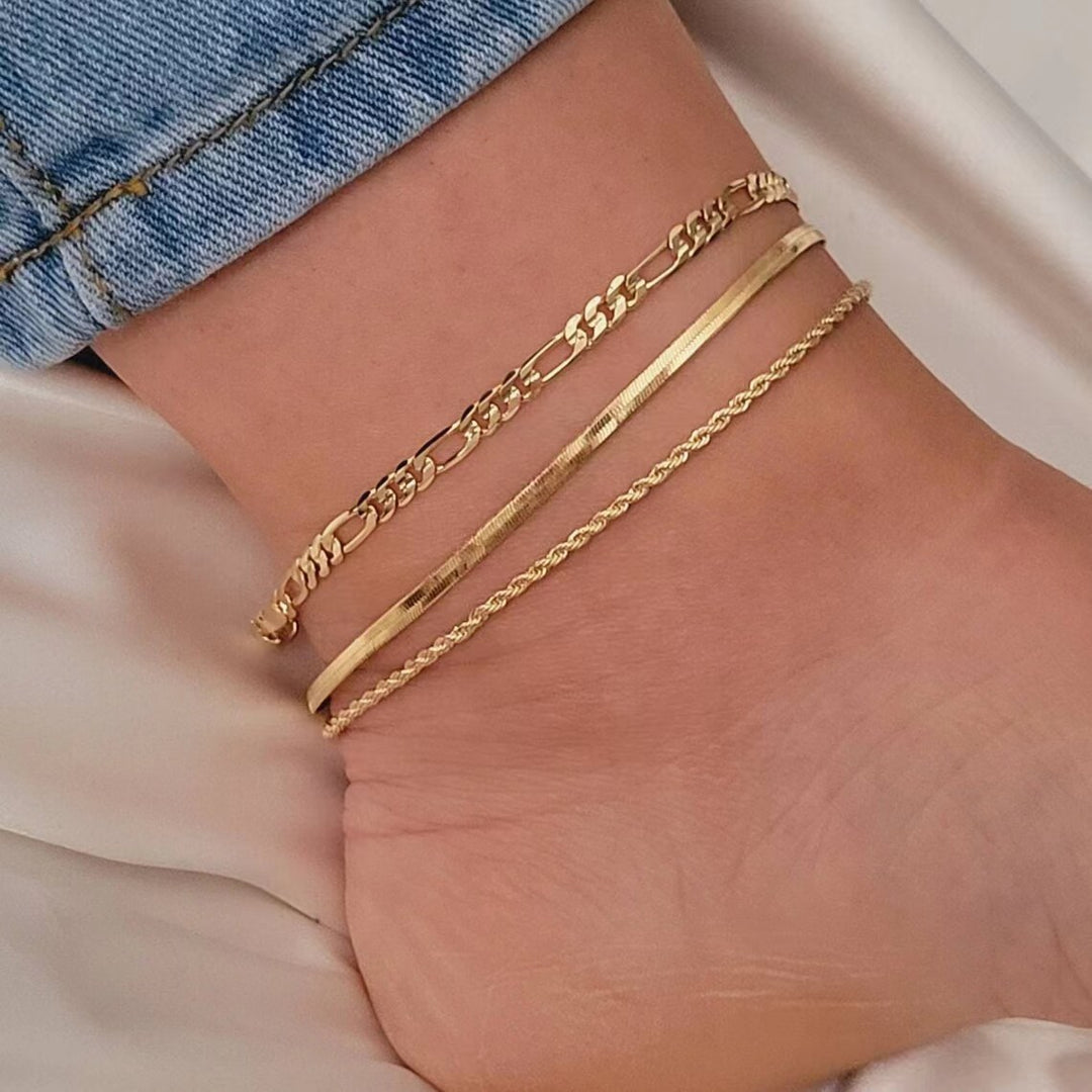 Elegant Three-Strand Link Bracelet Bowlift