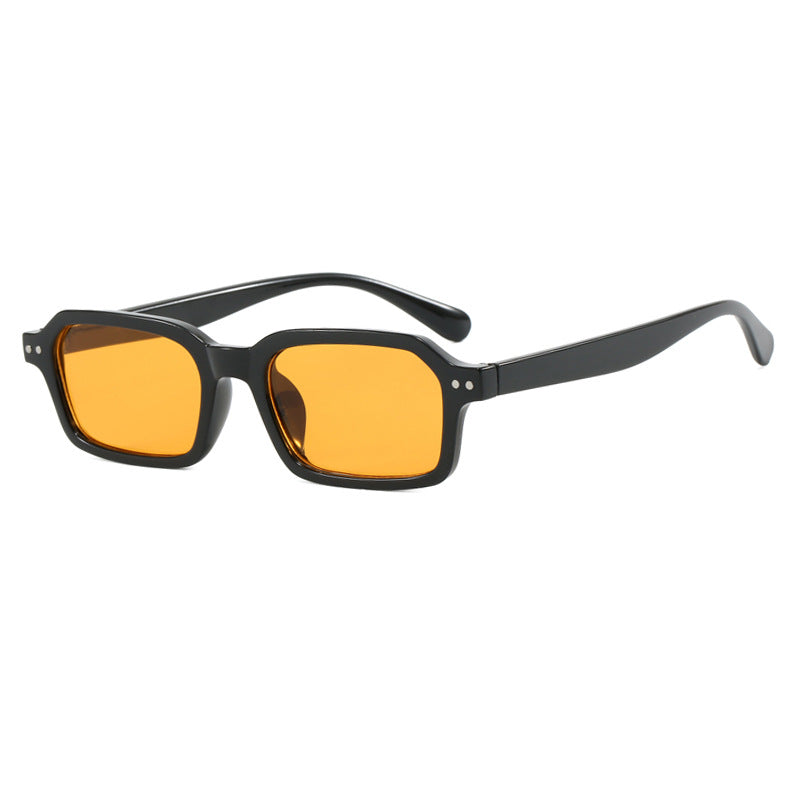 Women's fashionable square sunglasses in urban design Bowlift