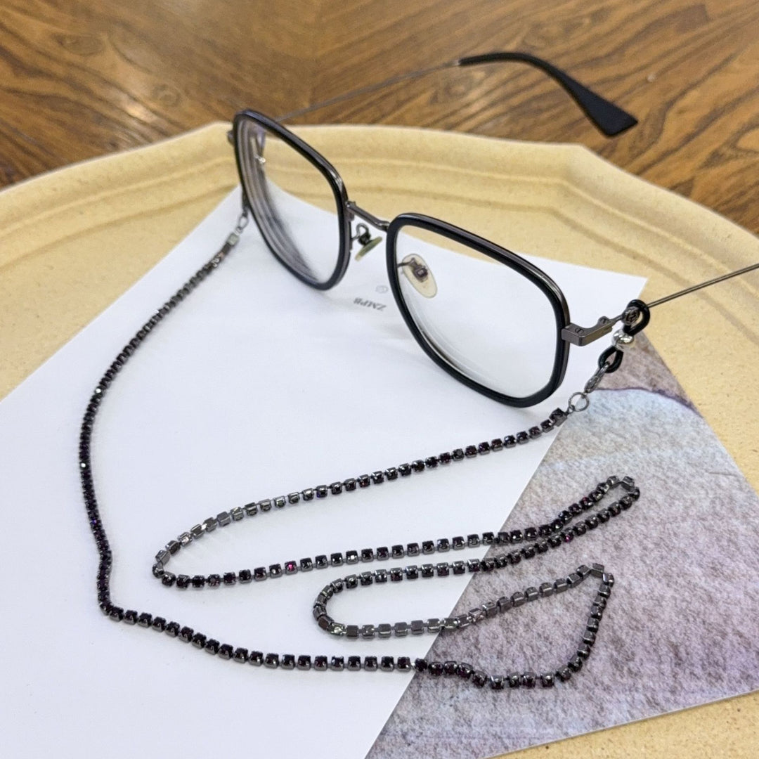 Stylish Eyewear Chain with Decorative Beads Bowlift