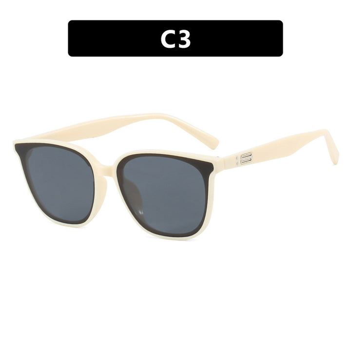 Women’s sunglasses in modern chic style Bowlift