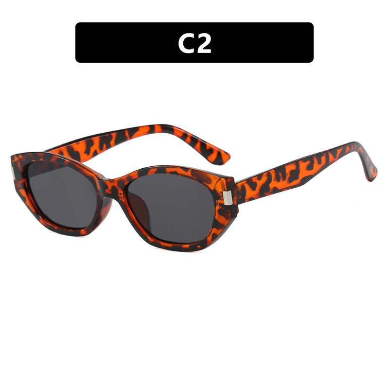 Ladies fashionable cat-eye sunglasses with elegant lenses Bowlift
