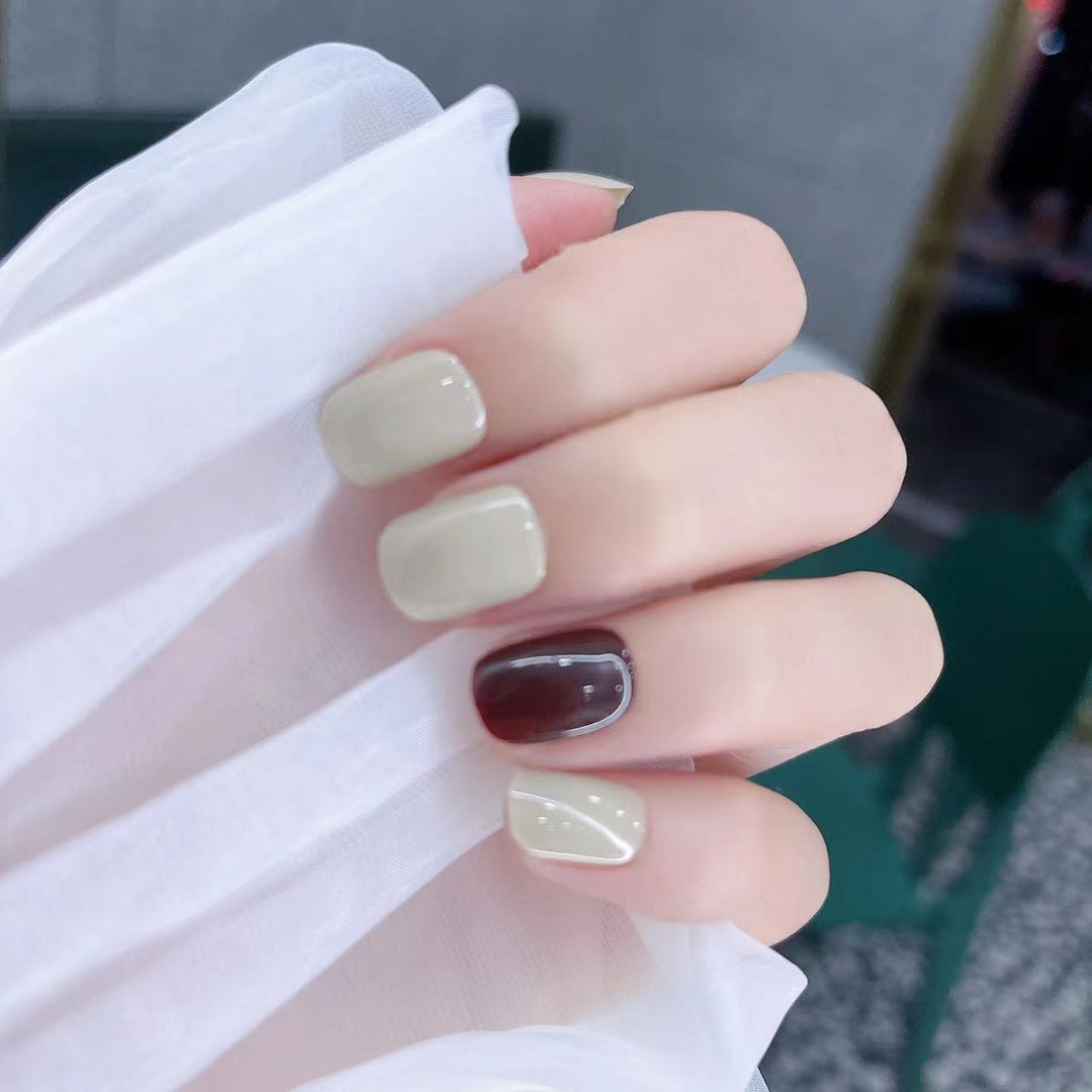 Elegant Press-On Nail Set Bowlift