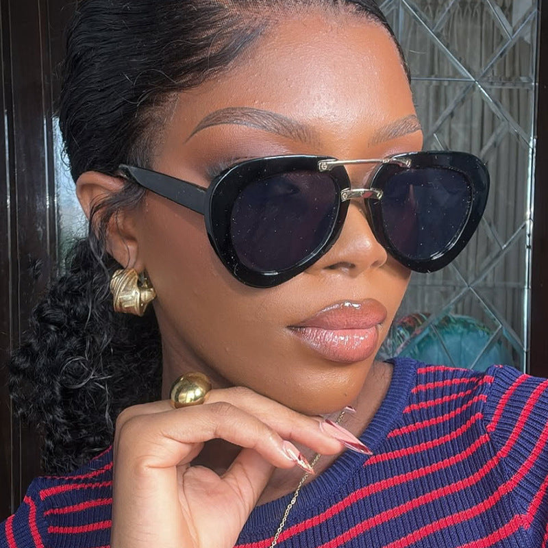 Womens extravagant sunglasses in modern heart design Bowlift