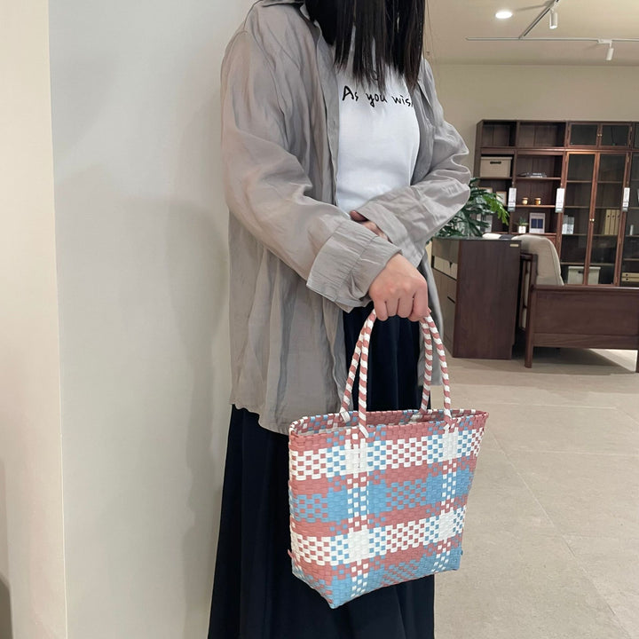 Handwoven leisure bag in modern design Bowlift