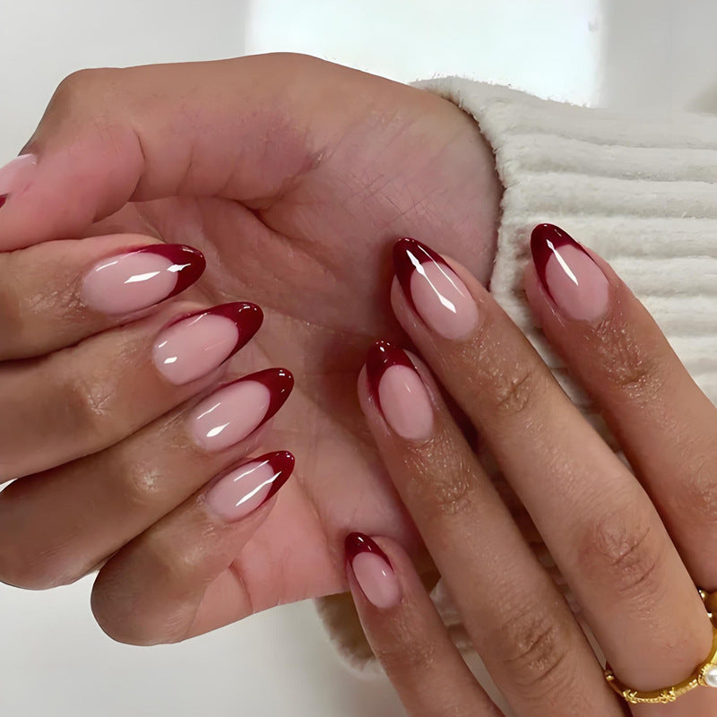 Artificial nails with elegant French tips design Bowlift