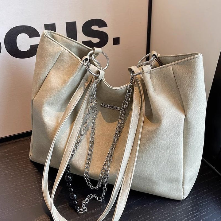 Urban Chic Shoulder Bag Bowlift