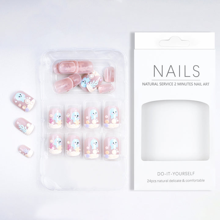 Nails in maritime themes with 3D applications Bowlift