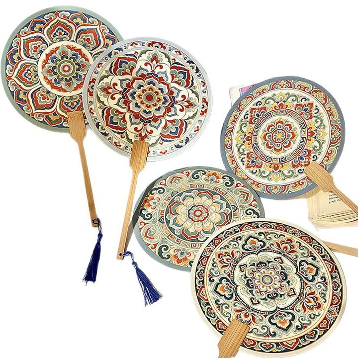 Handmade fan with artistic motif Bowlift