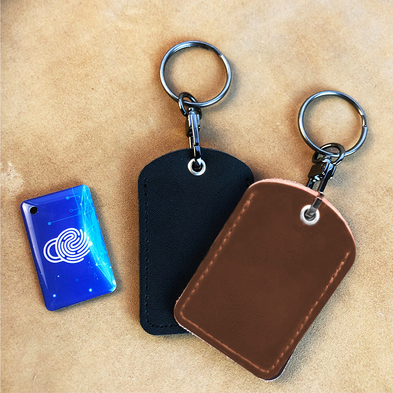 Unisex keychain with integrated Tracker Bowlift