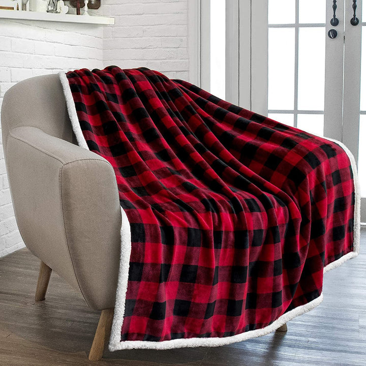 Christmas-Themed Plush Blanket
