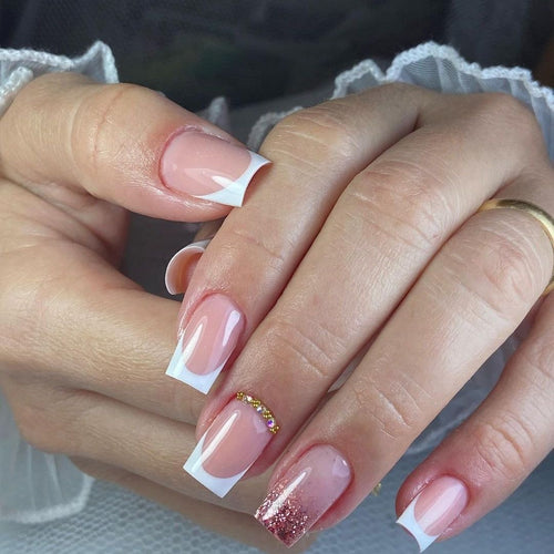 Glamorous Art Nails Bowlift