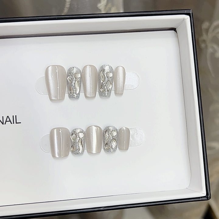 Elegant Designer Press-On Nails Set Bowlift