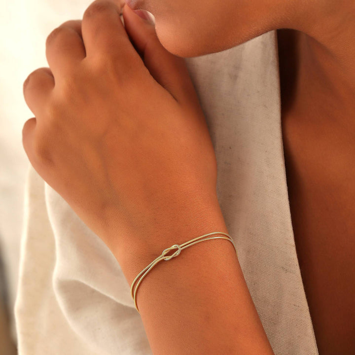 Elegant Dual-Strand Knot Bracelet Bowlift