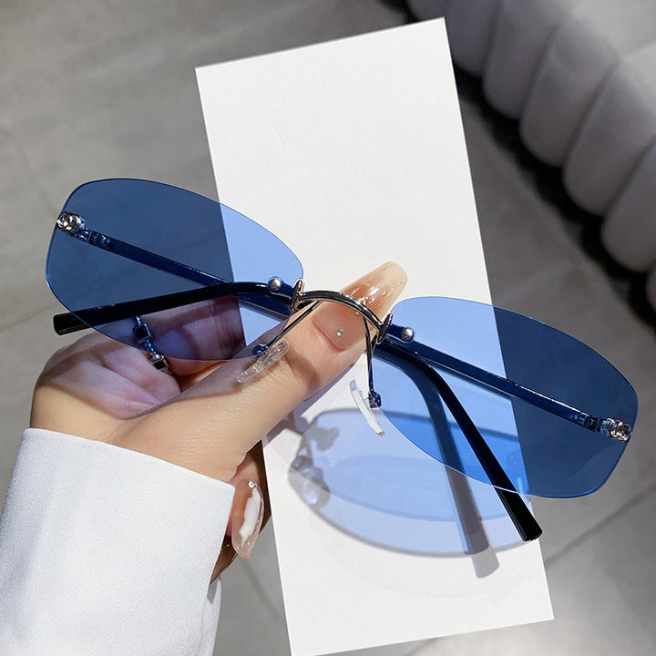 Women's fashionable sunglasses with elegant, narrow frame Bowlift
