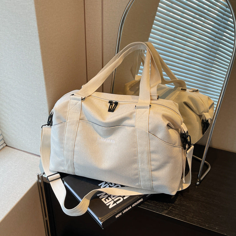 Sporty Weekend Bag With Ergonomic Carrying Options Bowlift