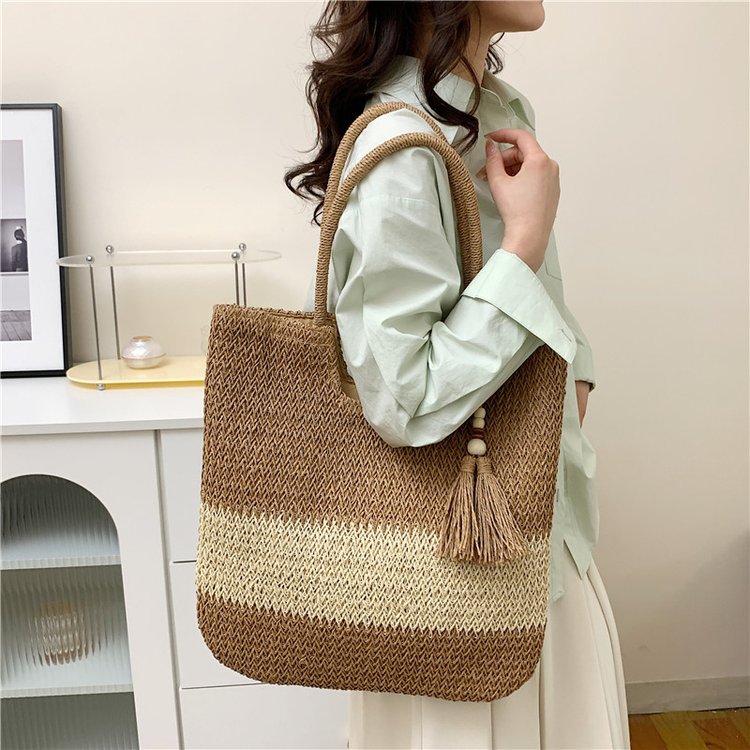 Hand-knotted Seasonal Beach Bag Bowlift