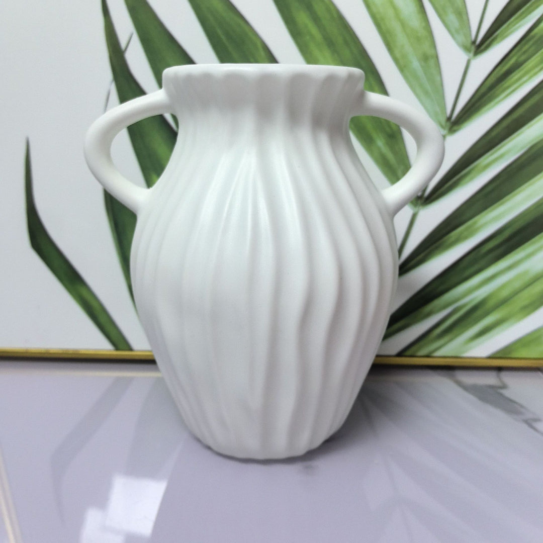 Elegant Ribbed Decorative Vase Bowlift
