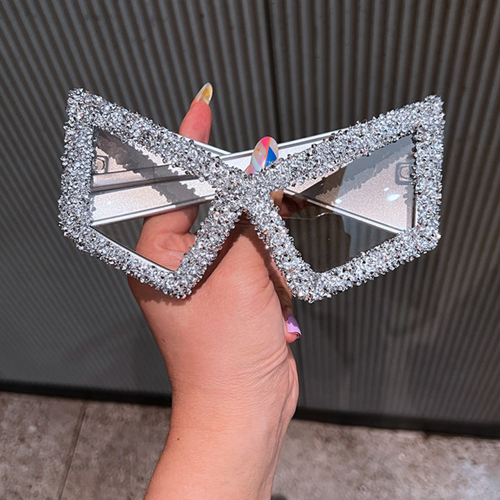 Ladies sunglasses with sparkling crystal embellishments Bowlift