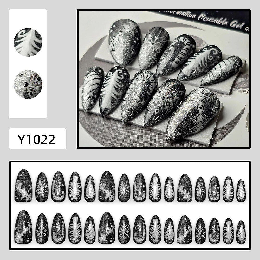 Artificial nails with festive winter design Bowlift