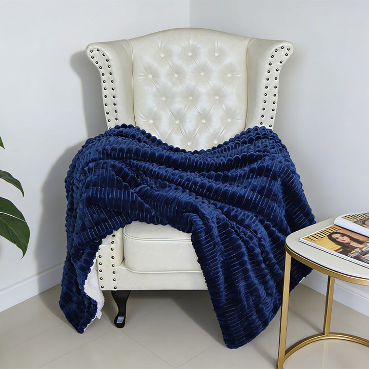 Women Cozy Structured Fleece Blanket Bowlift