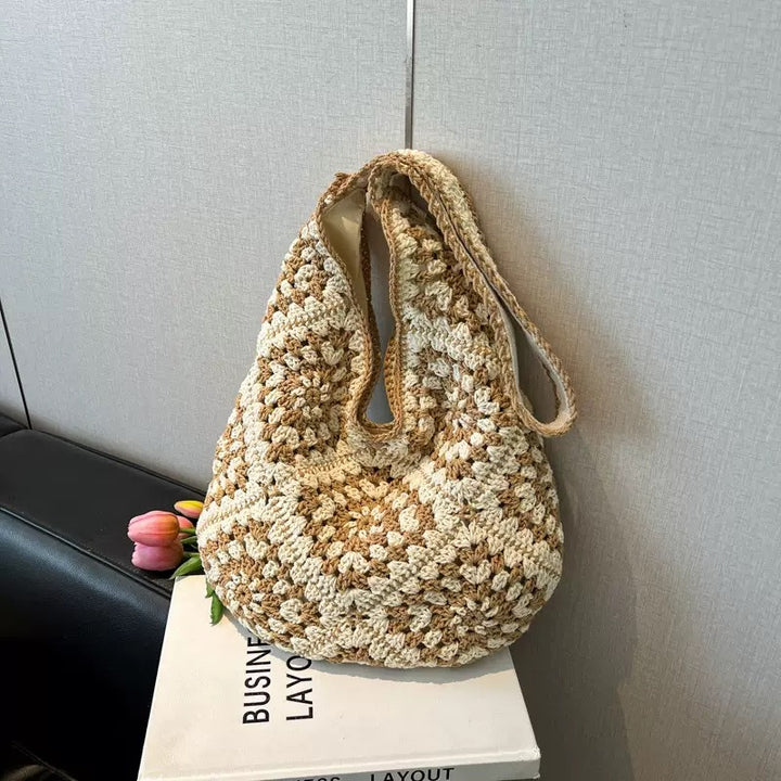 Hand-knotted shoulder bag with floral motifs Bowlift