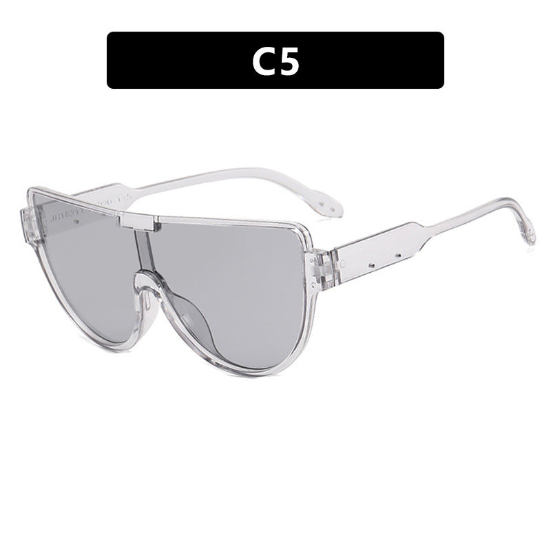 Ladies futuristic sunglasses in sporty design Bowlift