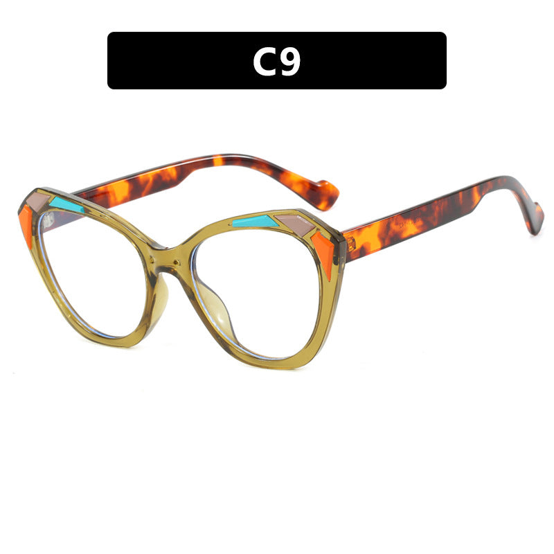 Ladies Cat Eye Sunglasses with Fashionable Details Bowlift