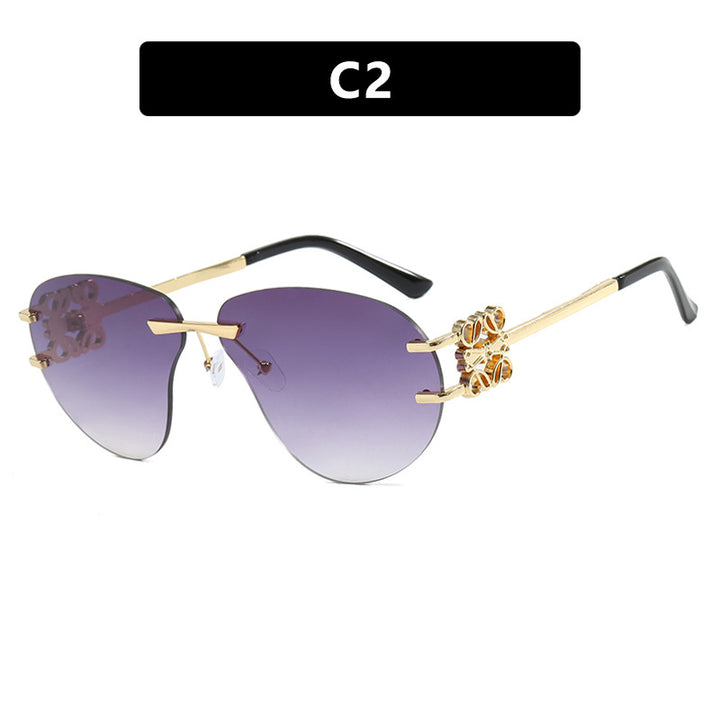 Women's fashionable sunglasses in elegant aviator style with gemstone details Bowlift
