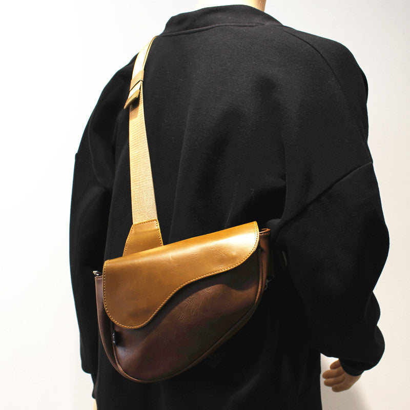 Elegant shoulder bag with innovative closure Bowlift