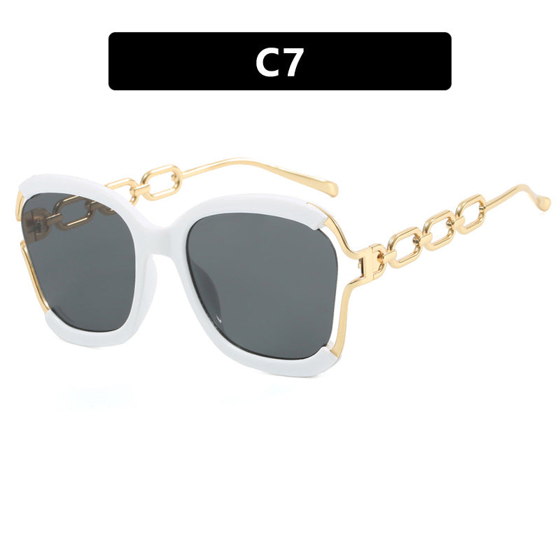 Ladies fashionable sunglasses with golden chain details Bowlift