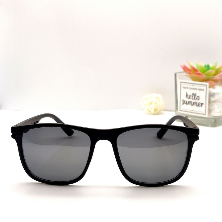 Men's stylish sunglasses with a sleek frame and polarized lenses Bowlift