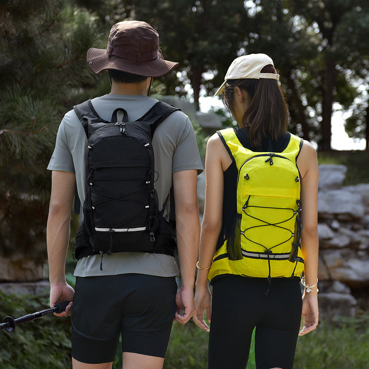 Sporty backpack with breathable mesh inserts and elastic carrying straps Bowlift