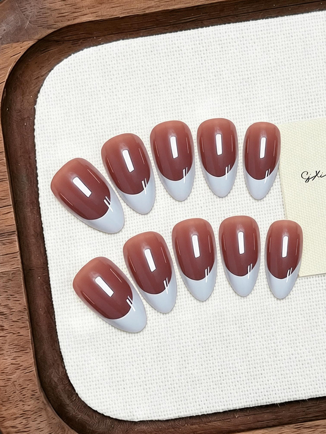 Acrylic Nail Set with Elegant French Tip Bowlift